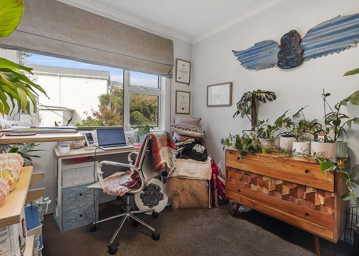  at 2/74 Creswick Terrace, Northland, Wellington, Wellington