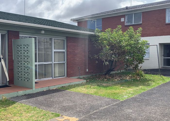  at 1/5 Sylvan Crescent, Te Atatu South, Auckland