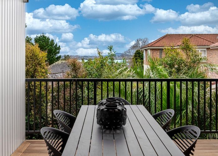  at 2/8 Bennett Road, Pakuranga, Auckland