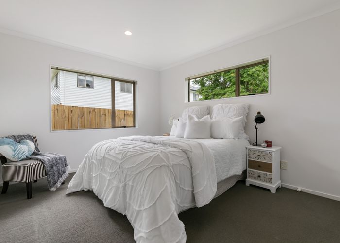  at 9 Neesons Way, Glendene, Auckland