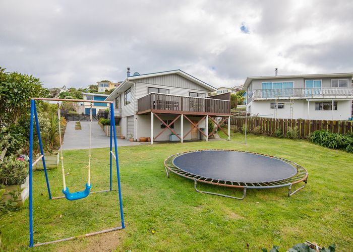  at 8 Inlet View, Titahi Bay, Porirua