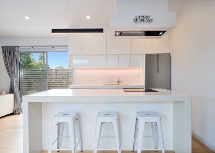  at 129a Riverpark Cre, Henderson, Waitakere City, Auckland