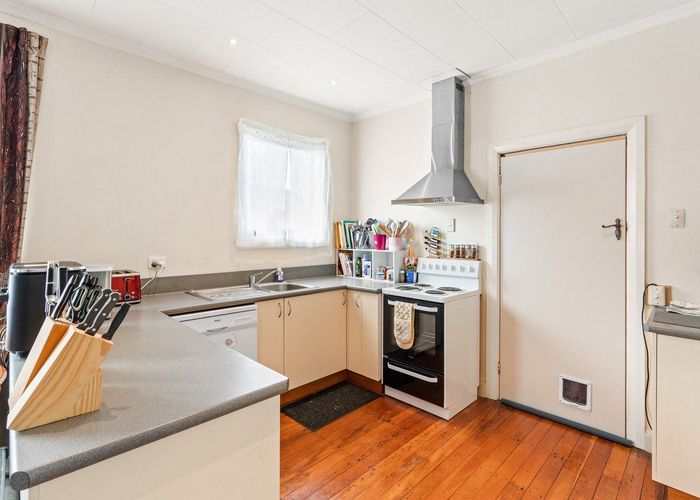  at 7 Athol Place, Ravensbourne, Dunedin, Otago