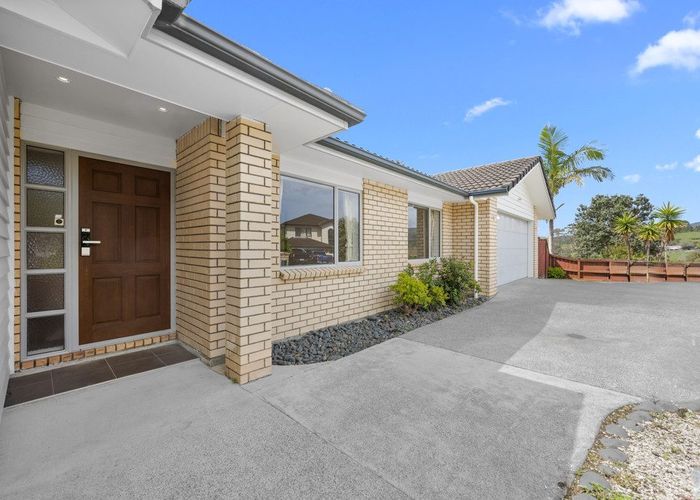  at 55 South Kensington Way, Henderson, Waitakere City, Auckland