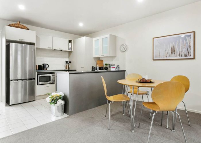  at 32/2 Cawley Street, Ellerslie, Auckland