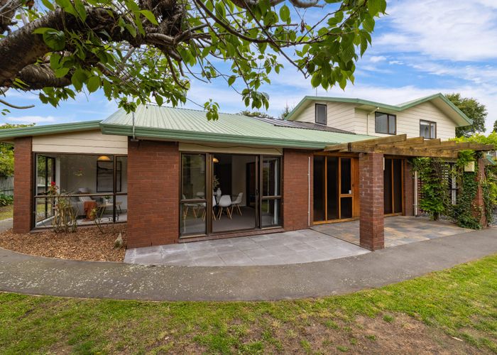 at 21 Wadeley Road, Ilam, Christchurch