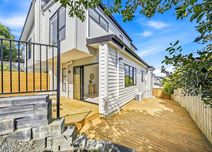  at 33E Garadice Road, Rothesay Bay, North Shore City, Auckland