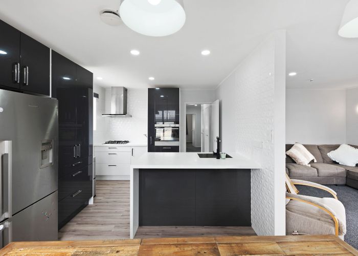  at 6 Hamblyn Place, Ranui, Auckland