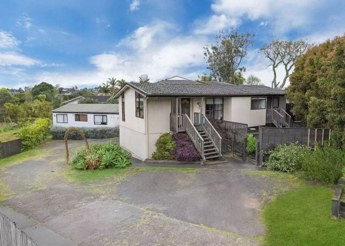  at 9 & 9A Sherie Place, Howick, Manukau City, Auckland