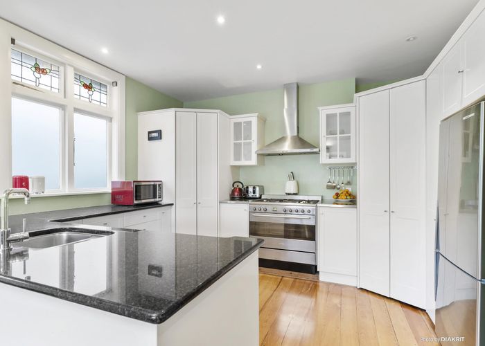  at 17 Raine Street, Karori, Wellington