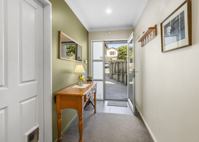 For sale 23 Te Puia Drive, Aotea, Porirua, Wellington homes.co.nz