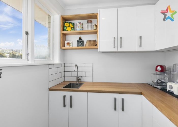  at 9 Cedar Street, Maungaraki, Lower Hutt