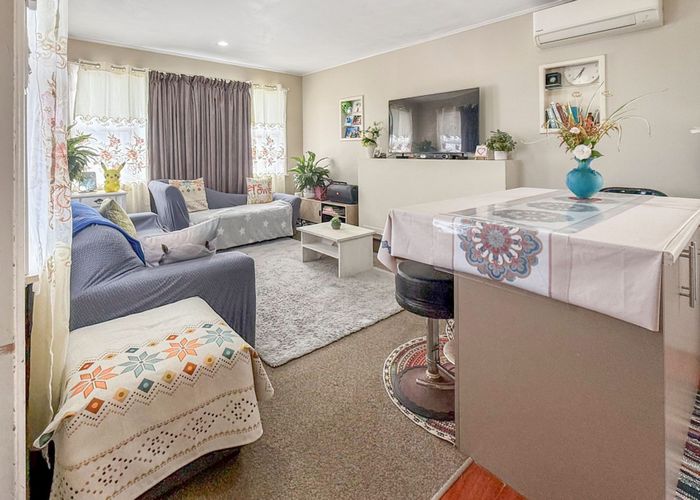 at 8a Parfitt Street, Mount Roskill, Auckland City, Auckland