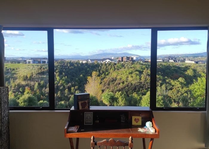  at 35 Ruapehu Drive, Fitzherbert, Palmerston North, Manawatu / Whanganui