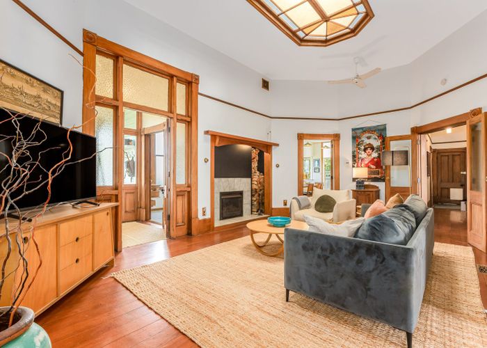  at 25 Garden Road, Northland, Wellington