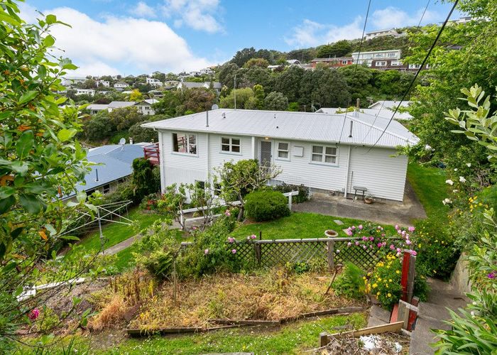  at 2 Wye Street, Island Bay, Wellington