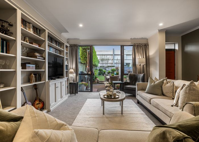  at 6 Riccarton Way, Ellerslie, Auckland