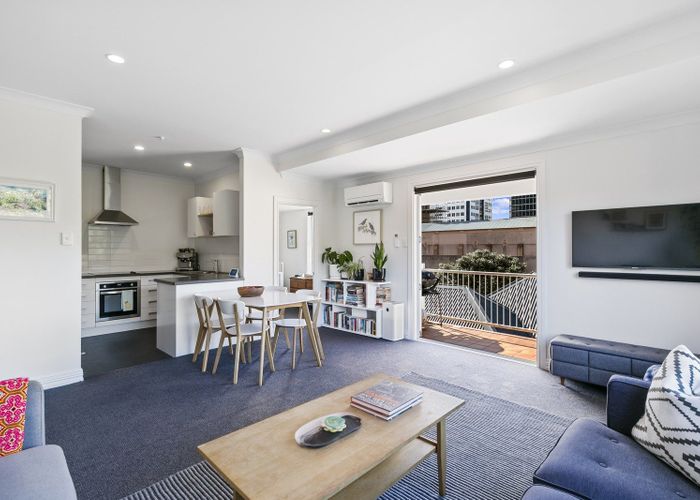  at 18C Hill Street, Thorndon, Wellington