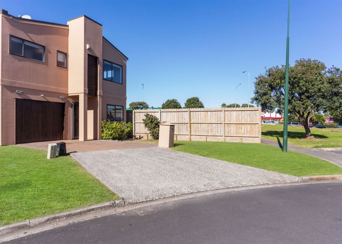  at 24 Puma Drive, Golflands, Auckland