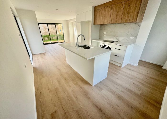  at 11/15 Oakland Avenue, Papatoetoe, Manukau City, Auckland