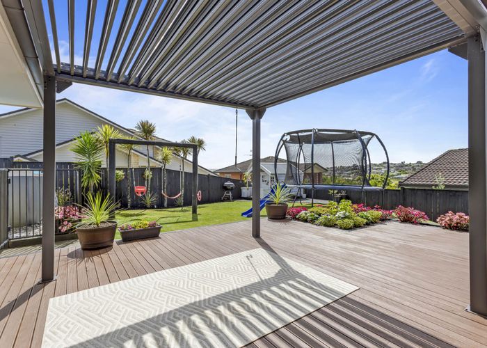  at 75 Lake Panorama Drive, Henderson, Auckland