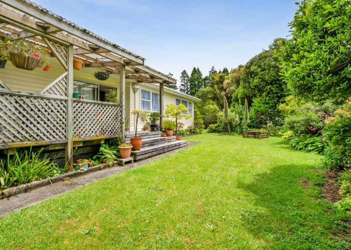  at 194 Surrey Road, Tariki, Inglewood