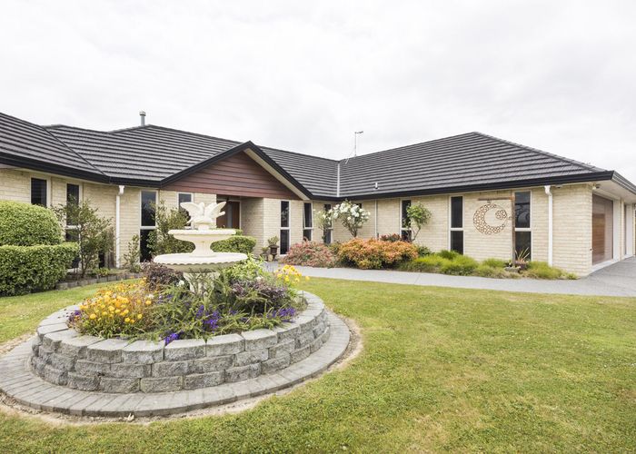  at 3 Brooklyn Heights Drive, Kelvin Grove, Palmerston North