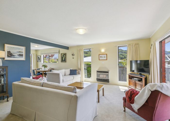  at 8B Beauchamp Street, Karori, Wellington