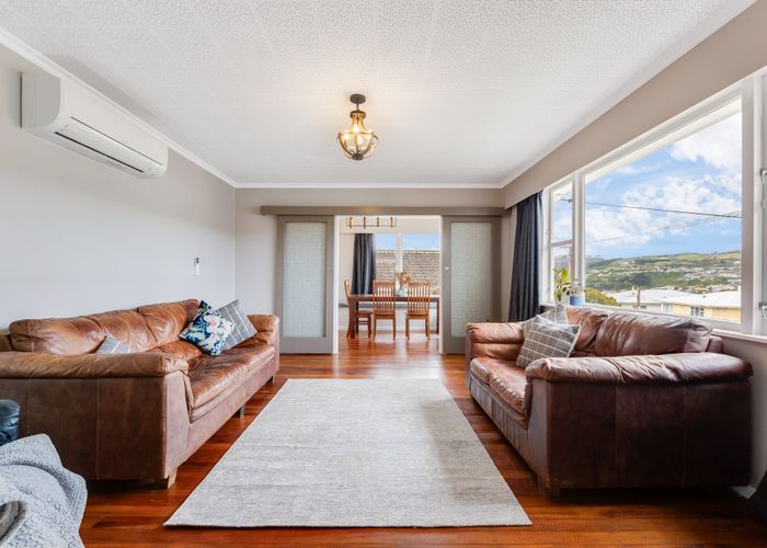  at 39 St Johns Terrace, Tawa, Wellington