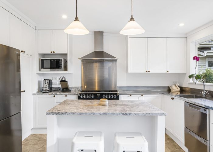  at 20 Riro Street, Point Chevalier, Auckland