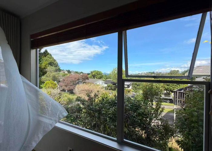  at 1/18 Gretel Place, Hillcrest, North Shore City, Auckland