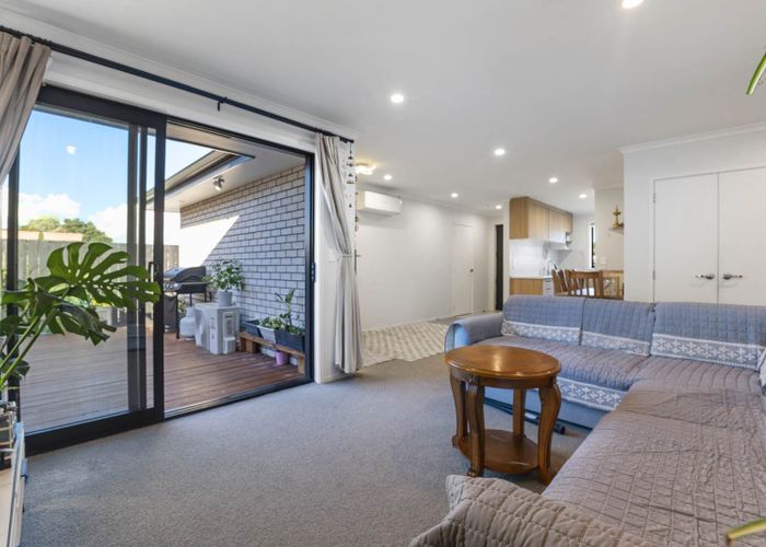  at 9B Hollinbrigg Place, Manurewa, Manukau City, Auckland