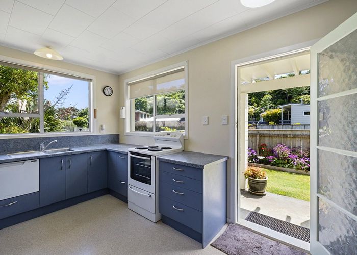  at 1/12 Ambury Place, Merrilands, New Plymouth
