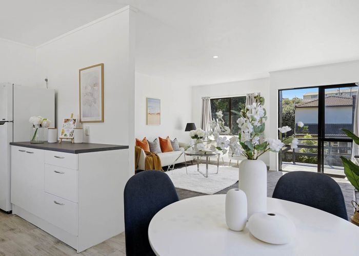  at 2/14 Montgomery Avenue, Belmont, North Shore City, Auckland