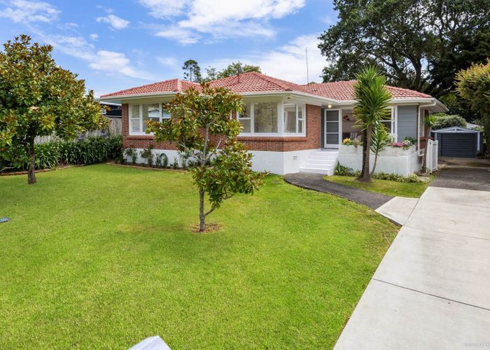  at 16 Kahurangi Place, Hill Park, Manukau City, Auckland