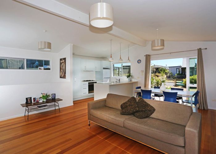  at 20 Ocean View Road, Tuakau
