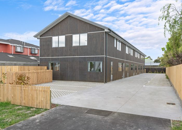  at 4/10 Newnham Terrace, Upper Riccarton, Christchurch City, Canterbury