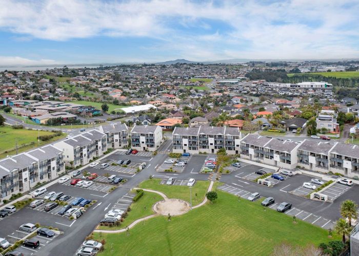  at E17/71 Spencer Road, Albany, North Shore City, Auckland
