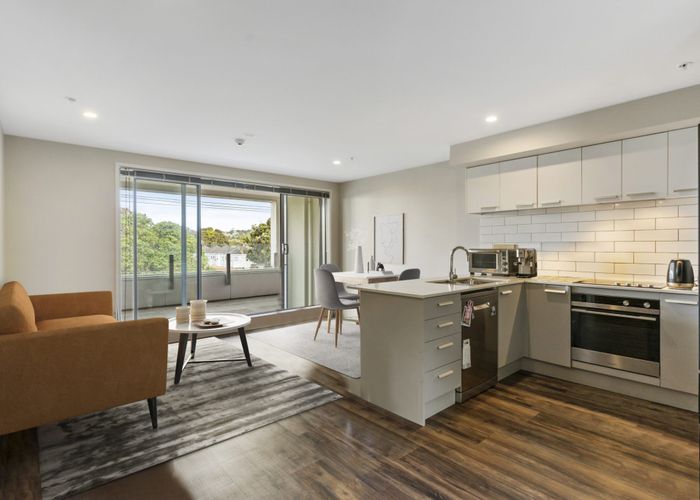  at 204/25 Bute Road, Browns Bay, Auckland