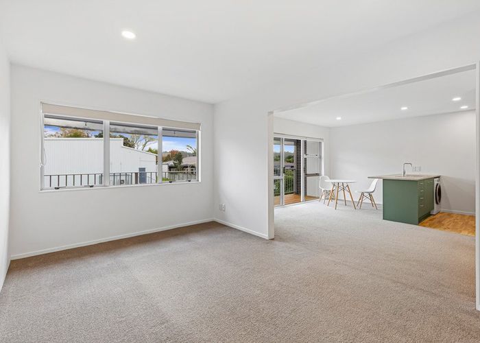  at 2/15 Lovell Court, Albany, North Shore City, Auckland