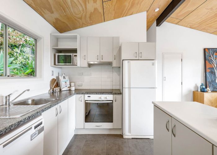  at 1/61 Glamorgan Drive, Torbay, North Shore City, Auckland