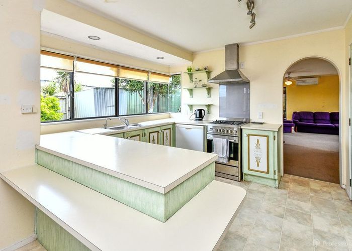  at 35 Calluna Crescent, Totara Heights, Manukau City, Auckland