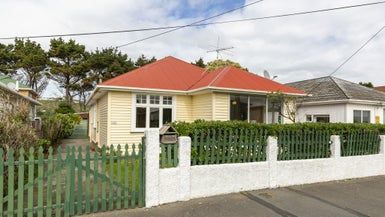  at 414 Broadway, Miramar, Wellington