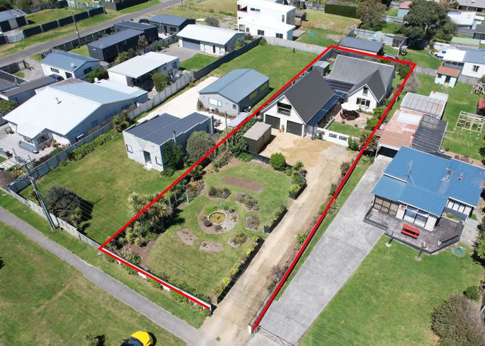  at 41 Koputara Road, Himatangi Beach