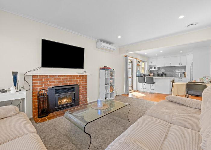  at 56 Botany Road, Botany Downs, Manukau City, Auckland