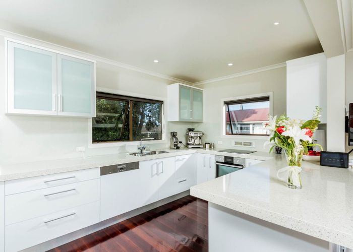  at 1/12 Penzance Road, Mairangi Bay, Auckland