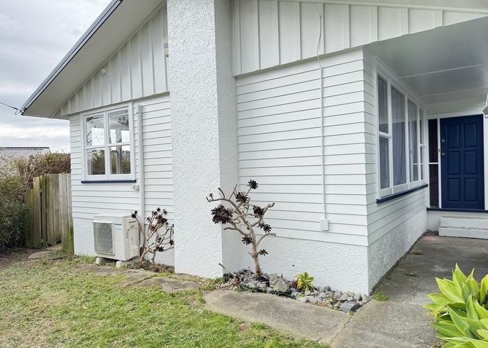  at 16 Beazley Avenue, Paparangi, Wellington, Wellington