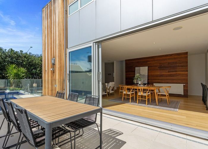  at 2/24 Marriner Street, Sumner, Christchurch City, Canterbury