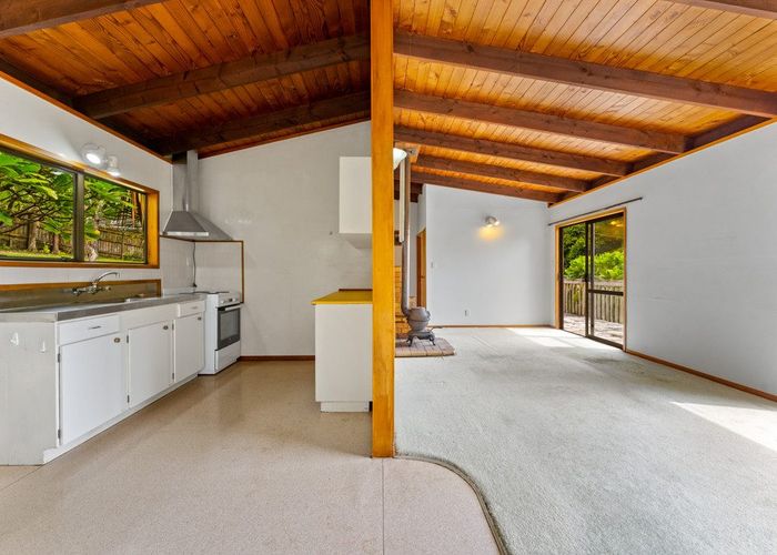  at 10 Poplar Road, Stanmore Bay, Whangaparaoa