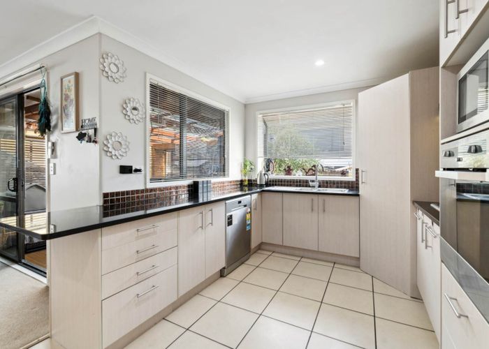  at 19 The Enclave, Totara Heights, Manukau City, Auckland